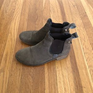 Steve Madden Taupe Boots
